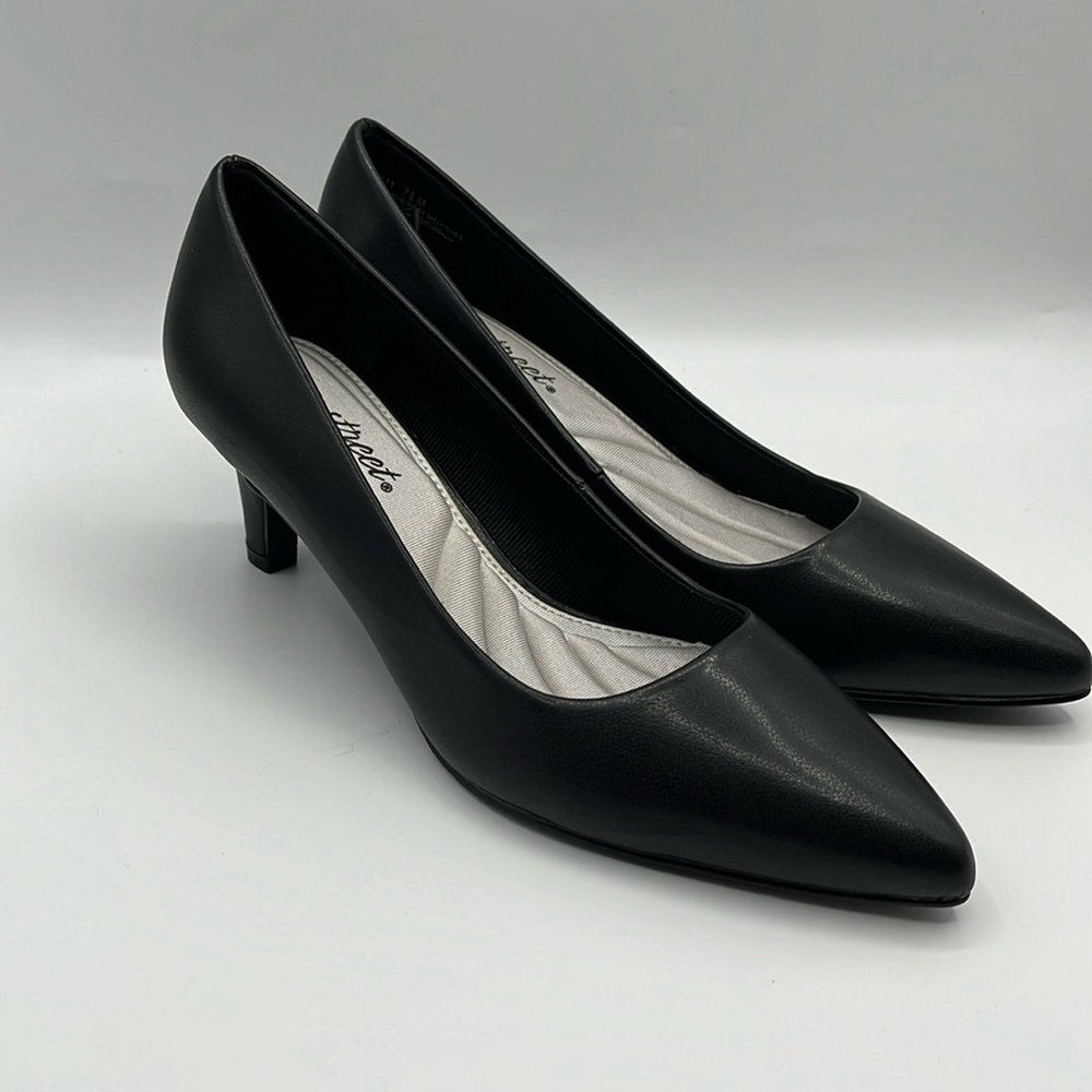 Easy Street Women's Pointe Dress Pump